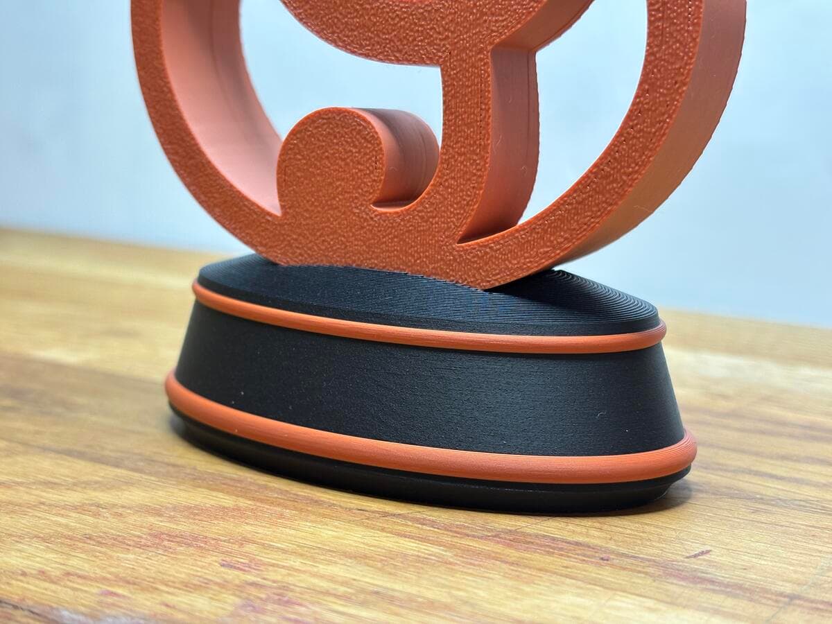 Escultura Violino em ambiente decorado mostrando elegância