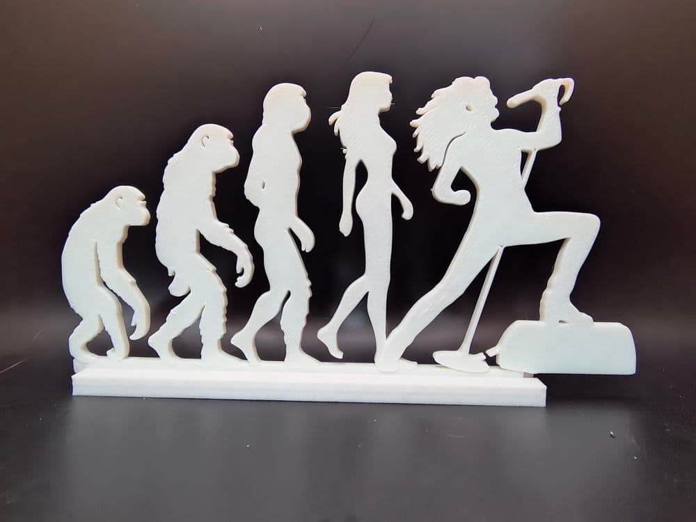 Escultura Evolução do Rock Star vista frontal mostrando toda a progressão de silhuetas