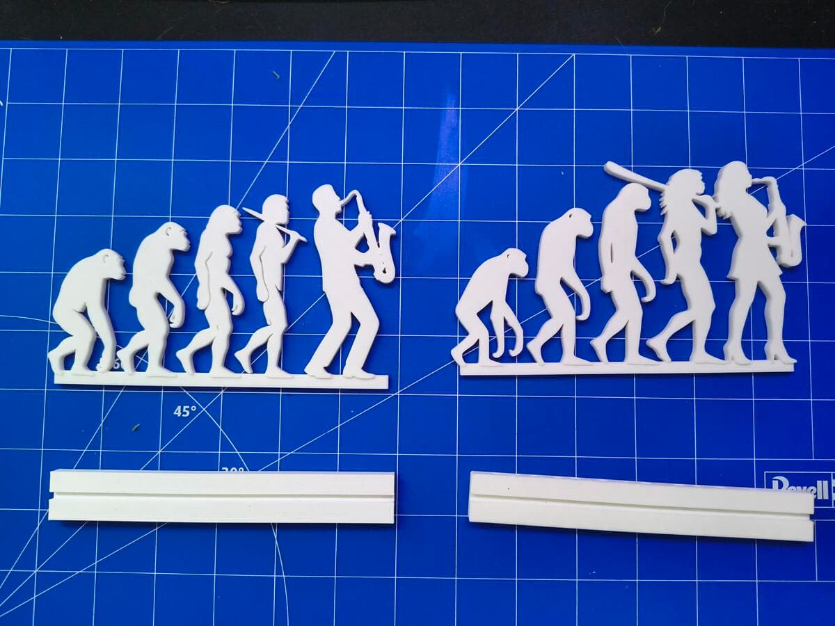 Escultura Evolução do Saxofonista em ambiente decorado mostrando escala e acabamento artesanal