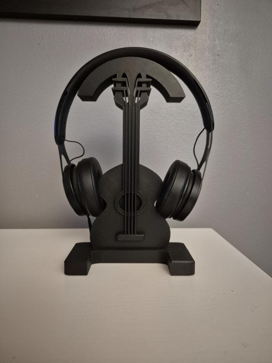Suporte para fone guitarra em ambiente decorado mostrando estilo e praticidade
