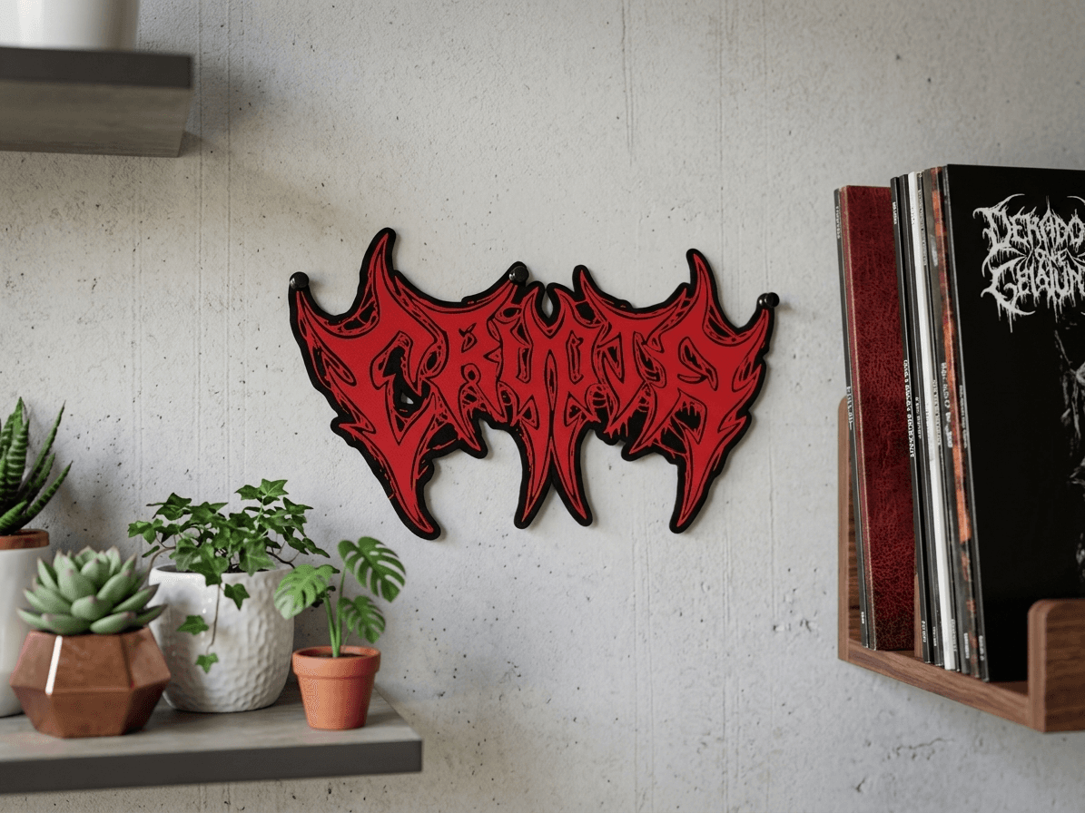 Logo Death Metal na parede com discos de vinil e plantas