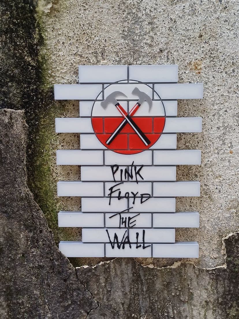 The Wall - Detalhe da escultura 3D artesanal